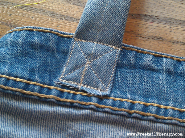 How to Upcycle your old jeans into a handbag! - Freetail Therapy